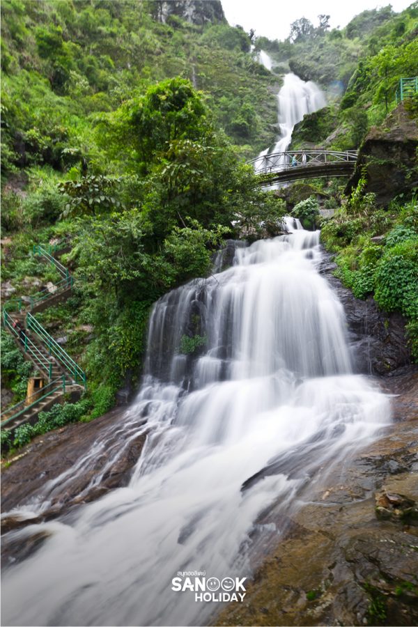 น้ำตกสีเงิน (Silver Waterfall)