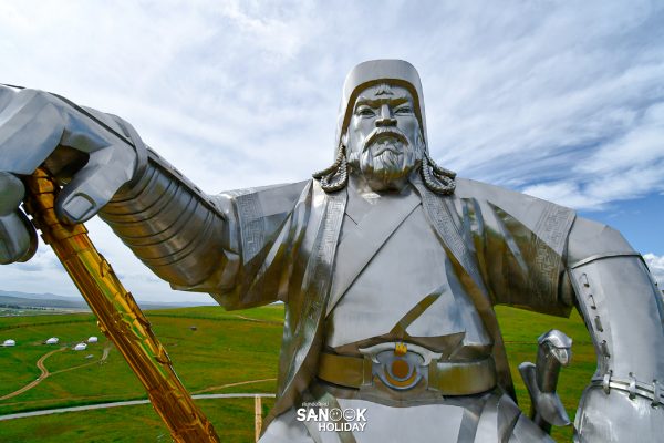อนุสาวรีย์เจงกีสข่าน (Genghis Khan Equestrian Statue)