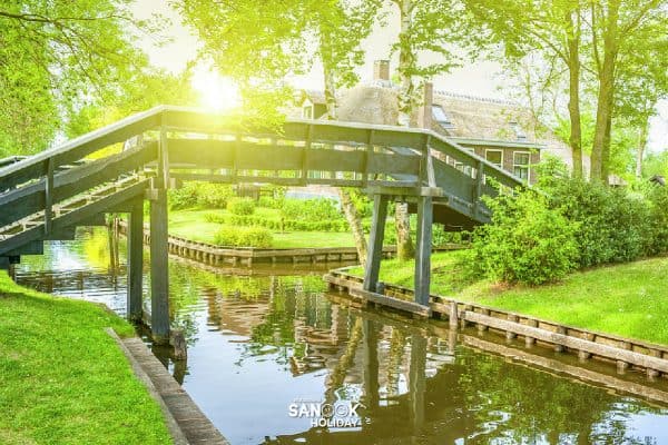 สะพานไม้ (Wooden Bridges)