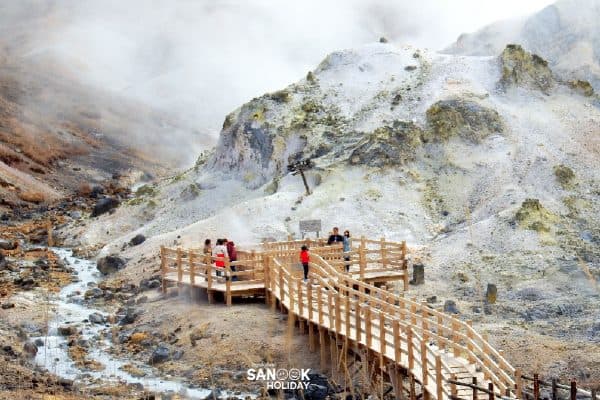 หุบเขานรกจิโกคุดานิ (Jigokudani)