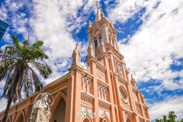 โบสถ์สีชมพู (Danang Cathedral) 