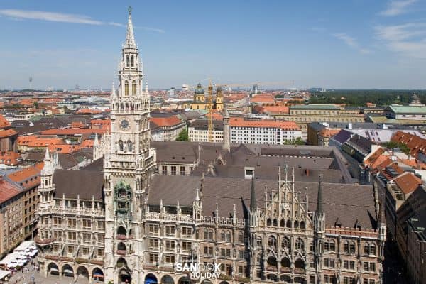 จัตุรัสมาเรียนพลาสท์ (Marienplatz) เยอรมนี