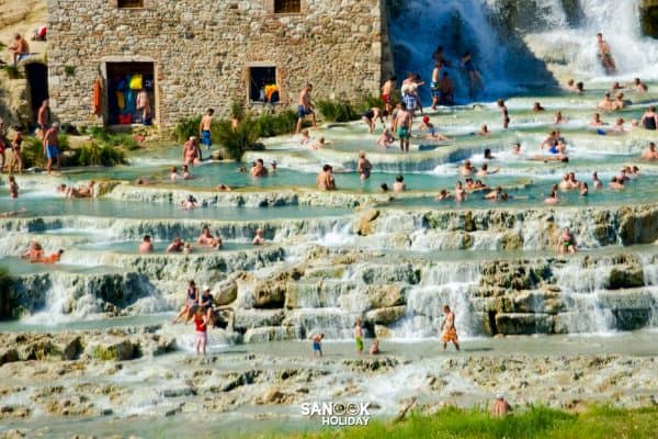 แช่จากุซซี่ธรรมชาติ SATURNIA