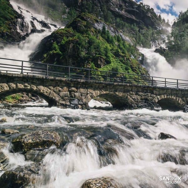 น้ำตกฟอสเซ่น (Latefossen Waterfall)