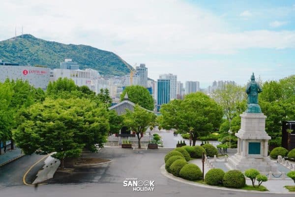 สวนยงดูซาน (Yongdusan Park)