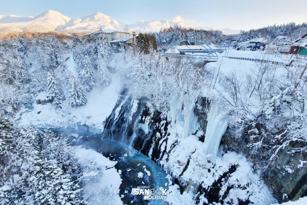 น้ำตกชิราฮิเกะ (Shirahige Waterfall) 