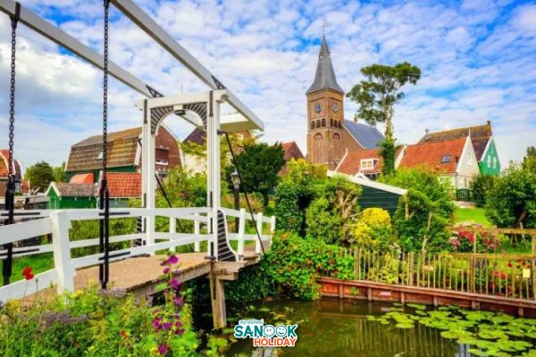 มาร์เคน (Marken)