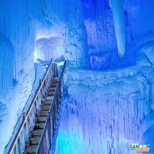 ถ้ำน้ำแข็งวั่นเนียน (Wannian Ice Cave)