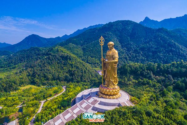 รูปปั้นพระโพธิสัตว์กษิติครรภ์